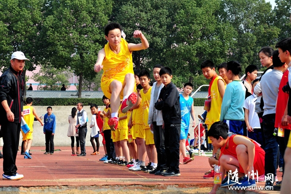 ���������е��߽�������ﾶ�˶���