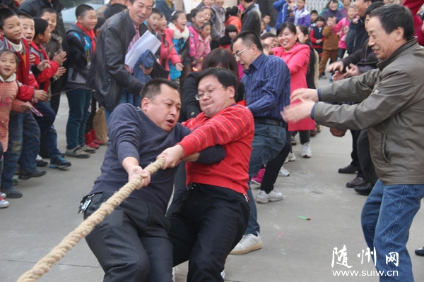 �ķ�ѧУ���н�ְ�������˶���κӱ���