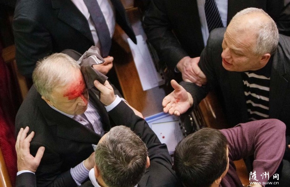 �ڿ�����ᡰ��ս����ͨ��Ԥ�㷨�� ��������ͷ��Ѫ����