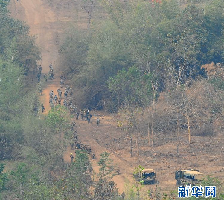 ����ɫ�۾��ߡ�������������Ļ �й��״βμ�