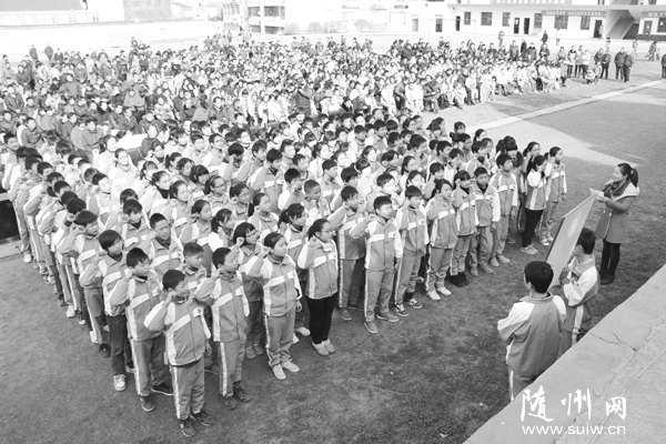 ���ɽ�羰��ʤ������ѧУ�ٰ�����ݽ���־�����