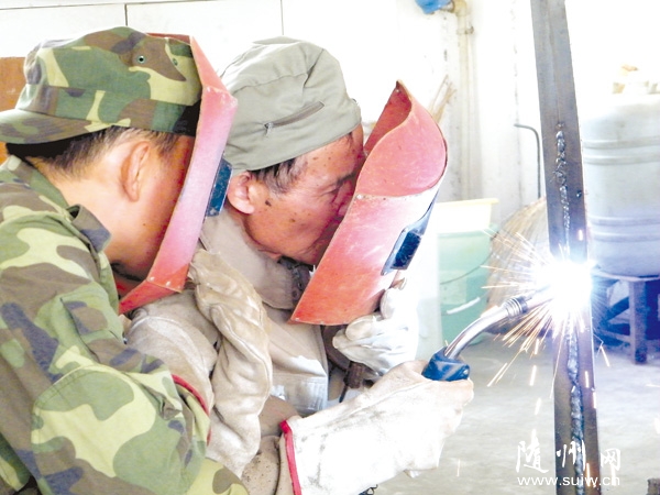 �����Ͷ���ҵѵ������ע������ʵ���ͼ����˲�