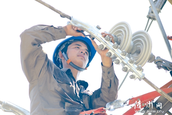 �������˶������պ�40������������������ɽ����֮�����һ���µ�10ǧ����·