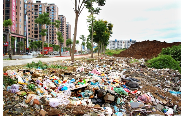 规划绿地为何成了垃圾山