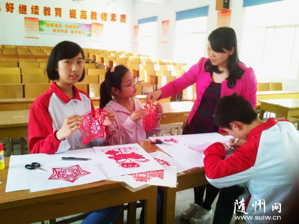 ̶������ѧУע����ɫ����