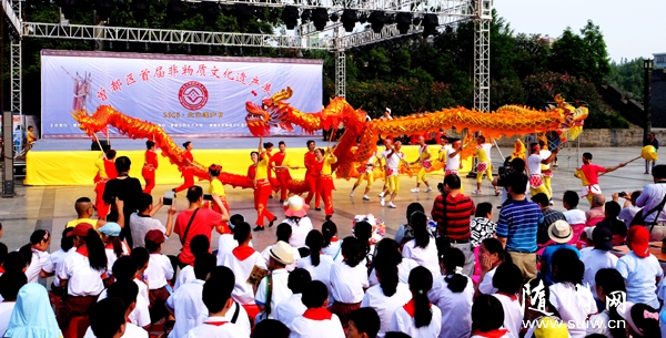 ������Ⱥ�չݾ��з������Ļ��Ų�չʾ