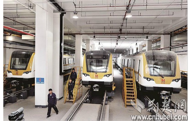 武汉地铁3号线地下停车场 面积相当于8个足球