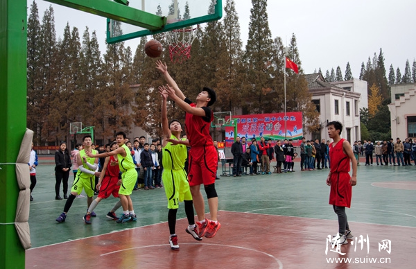 ���������е�һ����Сѧ�������˶���