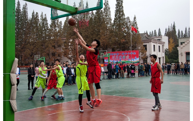 ���������е�һ����Сѧ�������˶���