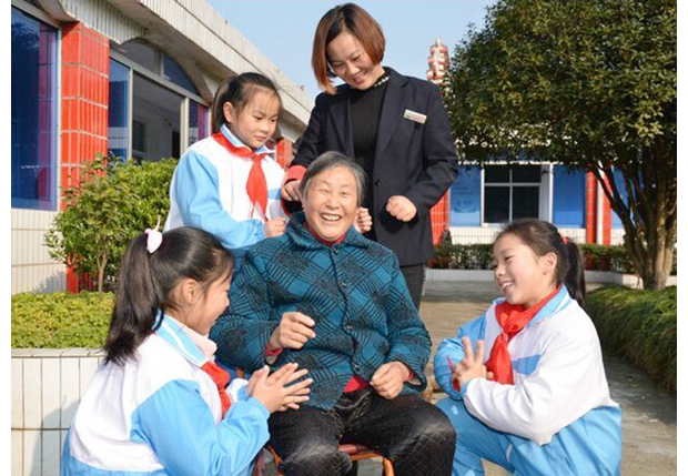 ���غ�ɽСѧ��ѧ�׷�־Ը����ӡ�����ɽ����Ժο��