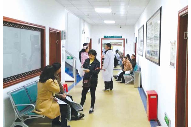 ���ݴ�Ϳ���ҽԺ������ҽ����Ա��ǰ���ظ�λ��������սΪ���ڽ������ݻ���