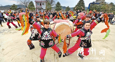 江苏地区有苗族吗 104546d77j2vmuvd3hd1dd.jpg