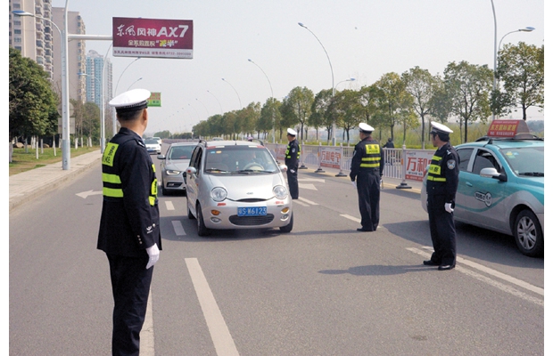 ���ݽ���������չ��ͨ��ȫ���������ж�