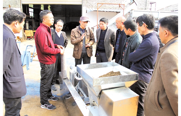 �������۷��Ṥ��е�����Ƶ�ʳ�þ������豸�ܵ�ҵ�ں���