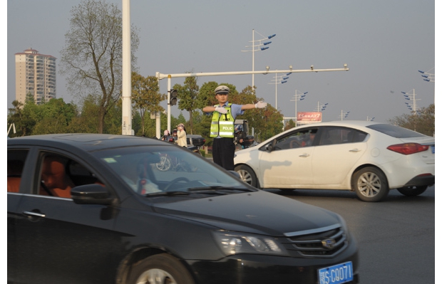 ���ݽ����ڳ�������������ͨ�����ڡ�������������ʹ���