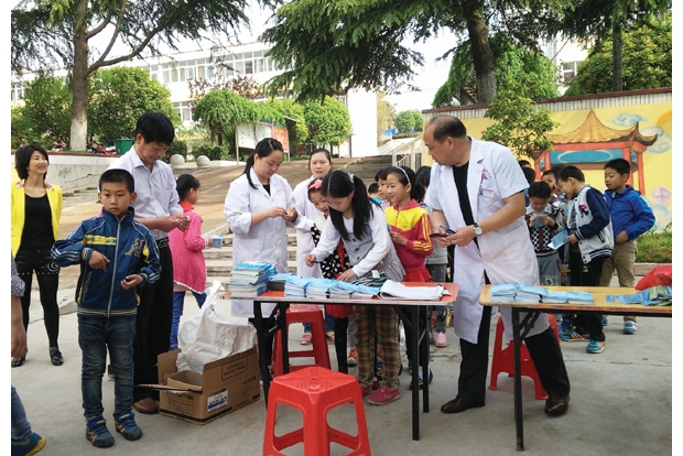 �����հ��ۿ�ҽԺΪ������������߼�Сѧѧ����ѽ����������