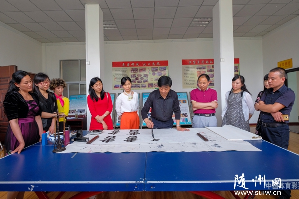 ������Ⱥ�չݼ�ֳ��꿪չȺ�ڡ��Ļ���̳���