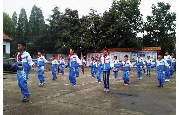 ���ػ�̶�����Сѧע�طḻѧ���Ŀμ�