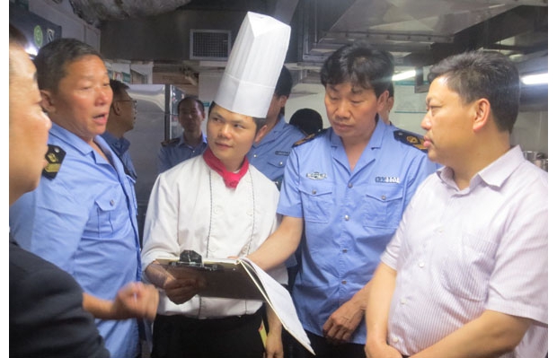 Ѱ�����ڼ䣬������ʳҩ��ֶ�������ס���ݽ���ȫ�̼�ܣ���ʱ����ʳƷ��ȫ����