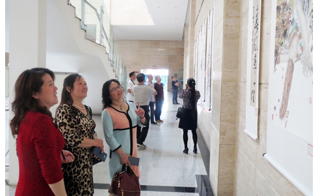 ���ݲ���ݿ�չ�黭��Ʒչ