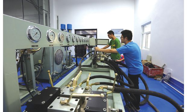 ����ʡר���о�Ժ��·��Һѹʵ����