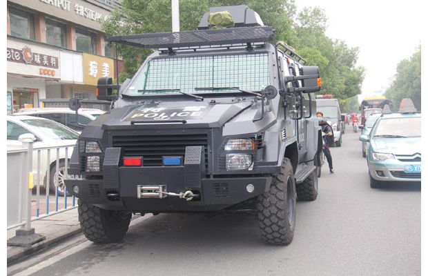 ��������������130����Ԫ�ɹ�һ���ؾ����ͷ���װ�׳�