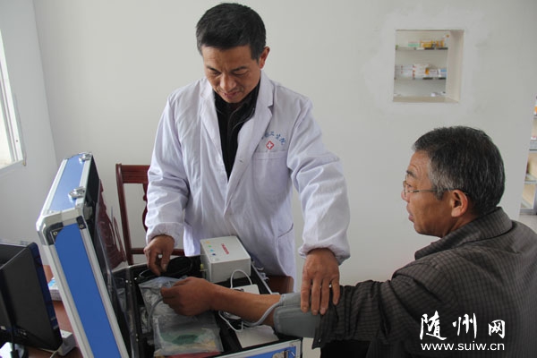 ���ػ�̶������������˽�������վ�͵�ԱȺ�ڻ����