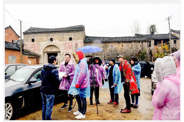 �����Ӱ����Ҫ��ͷ�������������زݵ���¼�կ���п�����ʽ