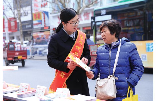 �������ݷ���Ա�������������ߺͽ���֪ʶ