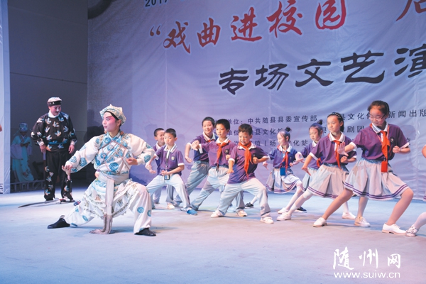 ���ء�Ϸ����У԰��������Ļ