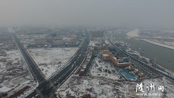 ���ظ�Ⱥ���س����ɵ�������չ������ѩ����