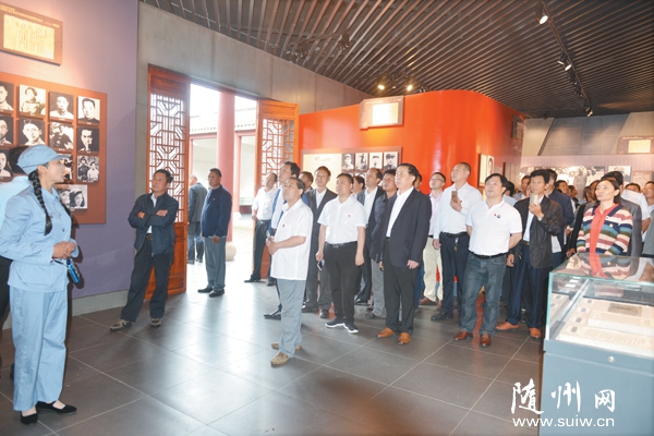 ��չ��������