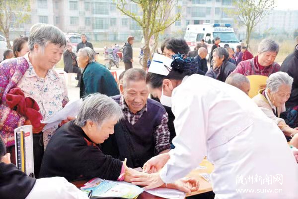 ��չ����