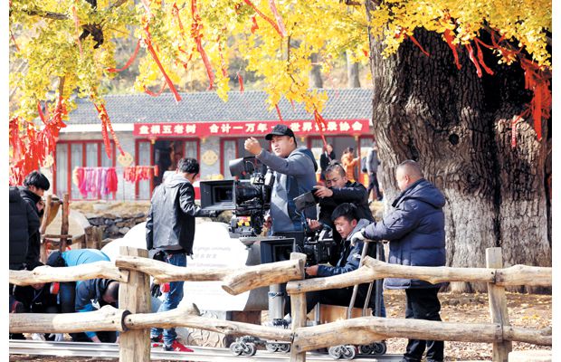 ���Ӿ硶���ߡ��е�����Ԫ��