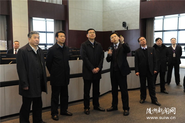 �����ǿ����ȷ������ȹ�һ��ƽ�������֡���͵��´��ѽ�