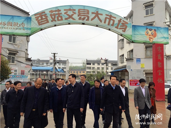 ����壺�ƶ��㹽��ҵ���ģ������׼�����߶˻�����չ