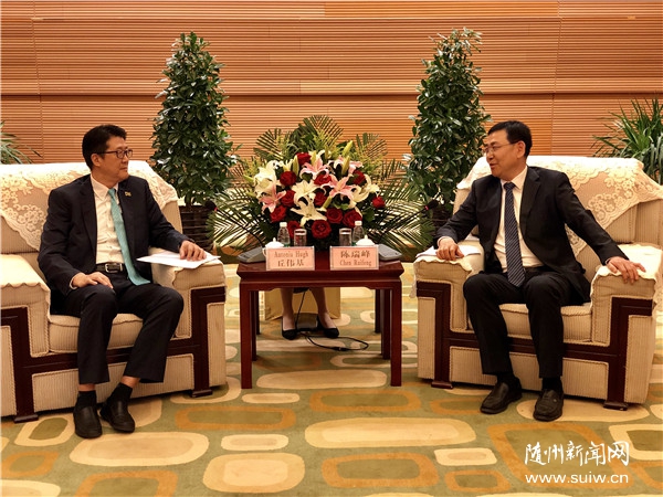 ������������פ����ʹ��ΰ��һ��