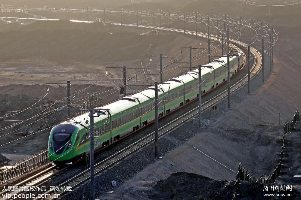 �½�ӭ�����и��˺š��̾��ˡ�