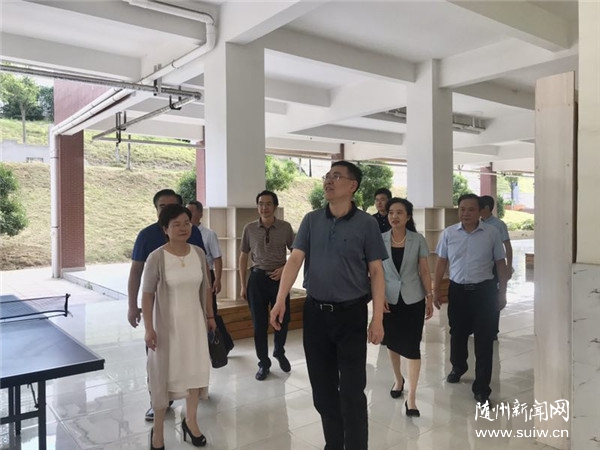 ����忴��ο��һ�߽�ʦ ��ȥ�����ʺ������ףԸ