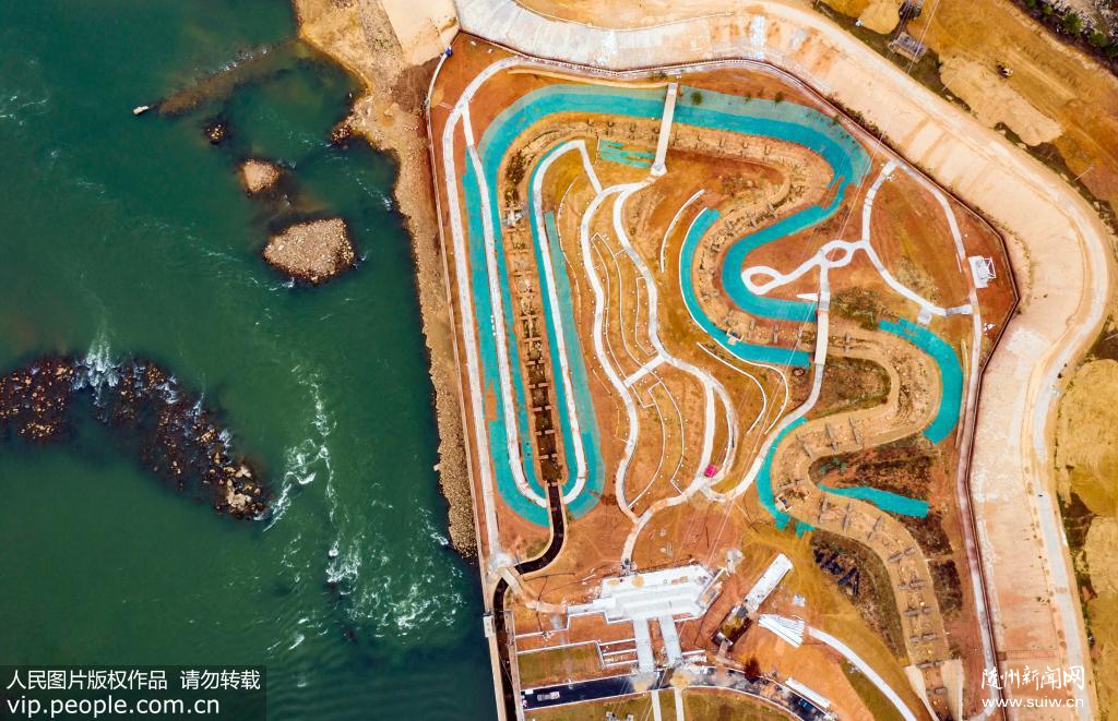 �����¸ɣ�ȫ��������Ŧ�����׸�����Ȼ��̬������߳���