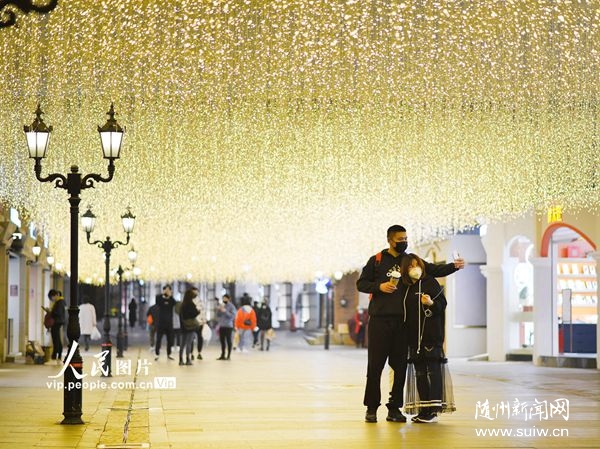 �人��ҹɫ�µĳ��Ӻ���