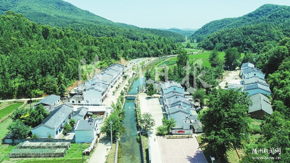 ��ũ��������˾����С��ƶ��߽�����ʳƷ��ҵ