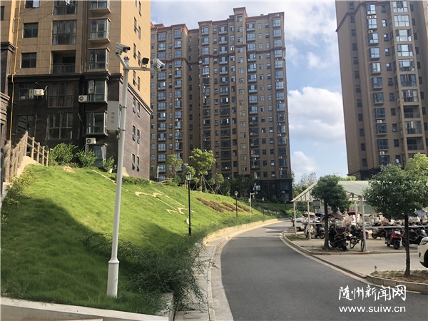 ����4�������ͷ����Ⱥ�ڰ�ȫ��