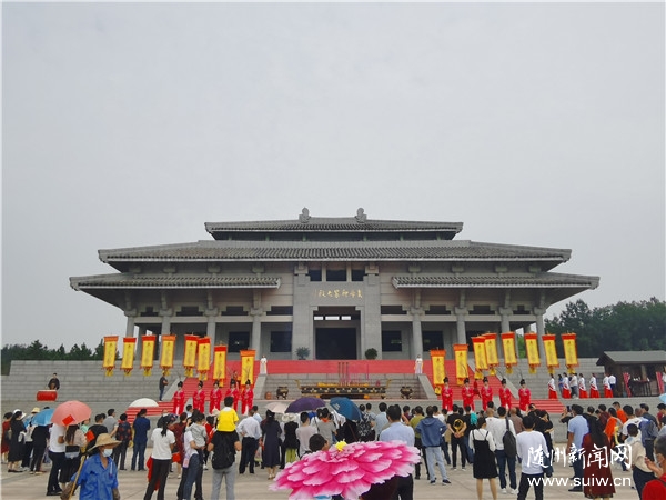 �׵۹��ﾰ�����ο͹��������Ļ�ʢ��