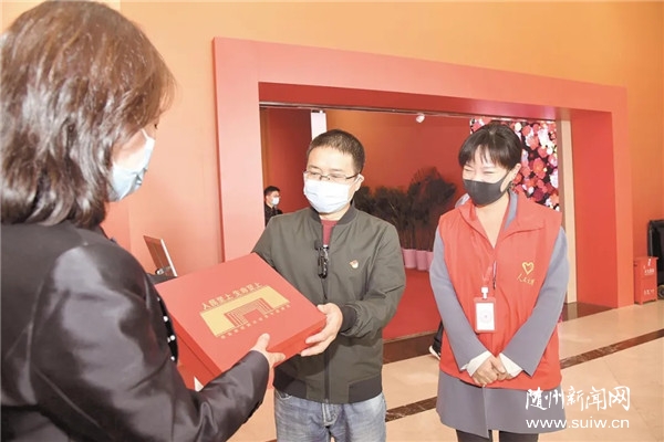 ���۽���100000+