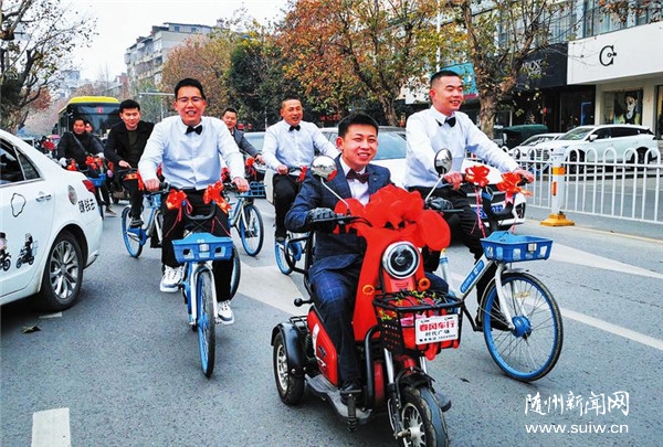 ��ӱ���µ�ӭ�׳���