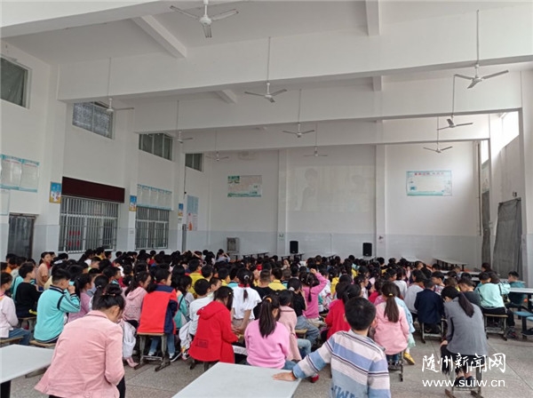 ���ֶ�С��֯ȫУʦ���ۿ���Ӱ���ܳ�һƬ�졷