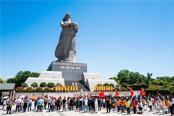 ���׵۹���Ѱ��֮�á���ѧ���ƽ龫�ʷ׳�