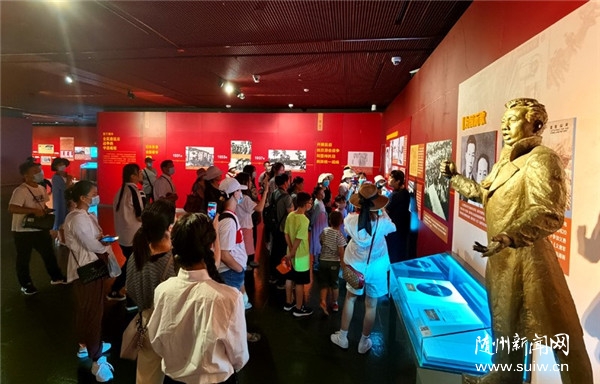 ����������Ⱥ�ɫ���ｲ�����˸�������