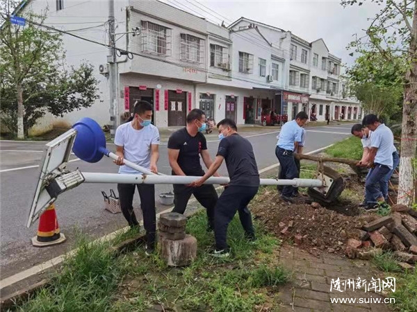 ���ؽ���԰����������ί��ί�³�һ�������ֺ��ؽ�